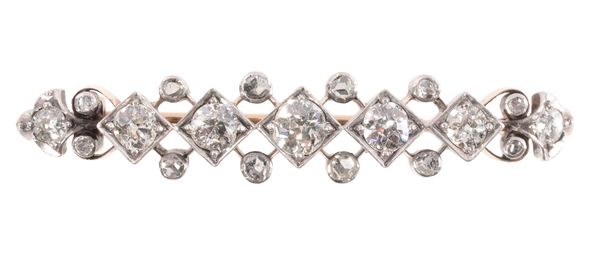 A DIAMOND BAR BROOCH