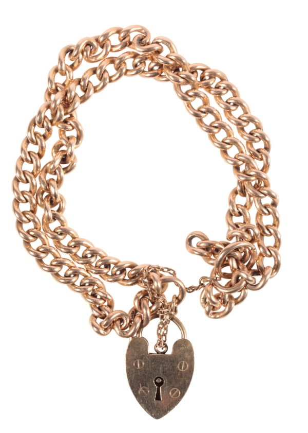 A CHAIN LINK GOLD BRACELET