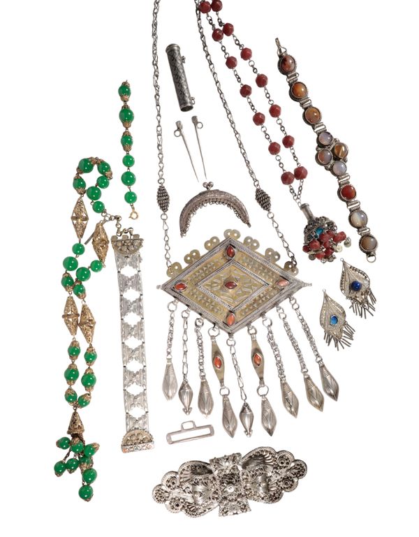 A COLLECTION OF MIDDLE EASTERN BEDOUIN JEWELLERY