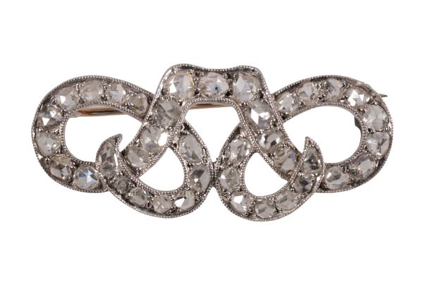 AN ART DECO DIAMOND BROOCH