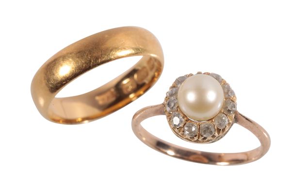 A CULTURED PEARL AND DIAMOND CLUSTER RING