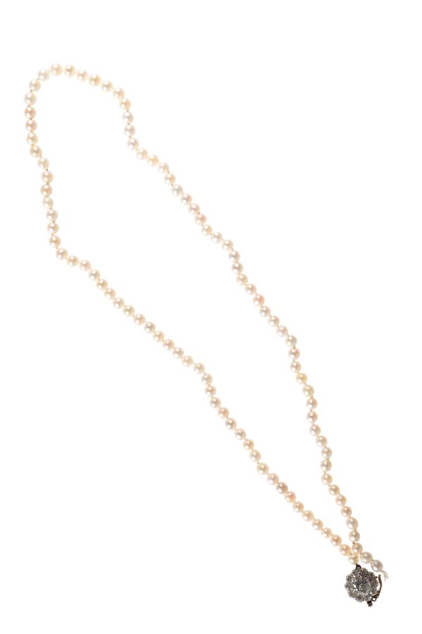 A CULTURED PEARL NECKLACE WITH DIAMOND CLASP