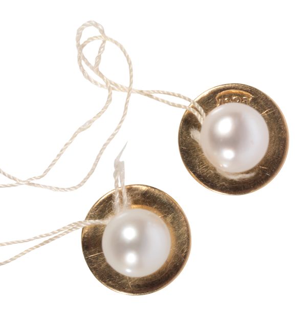 A PAIR OF CULTURED PEARL DRESS STUDS