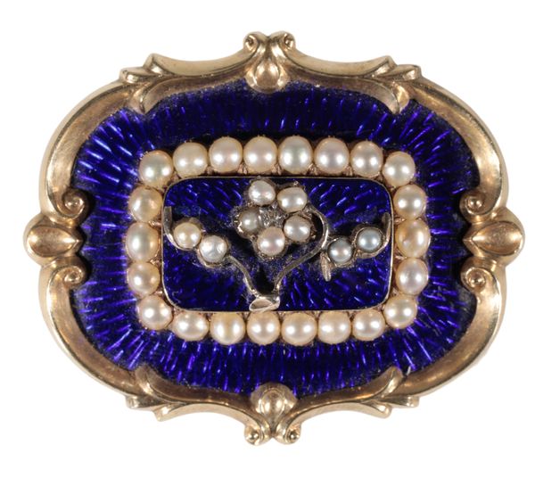 A VICTORIAN ENAMEL AND PEARL MOURNING BROOCH