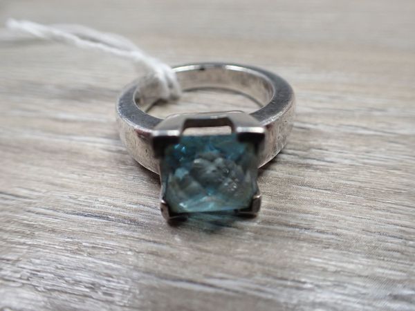 DINNY HALL: AN 'AQUAMARINE' DRESS RING