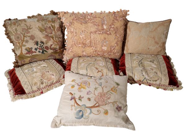 AN ASSORTMENT OF SCATTER CUSHIONS