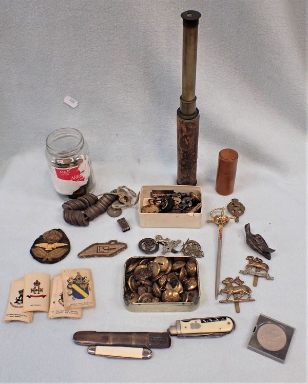 A COLLECTION OF SMALL MILTARY ITEMS