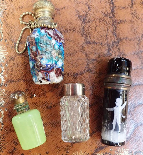 A COLLECTION OF SCENT  BOTTLES