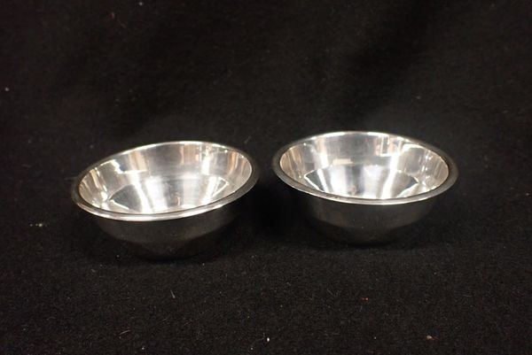 A PAIR OF ASPREY SMALL SILVER DISHES