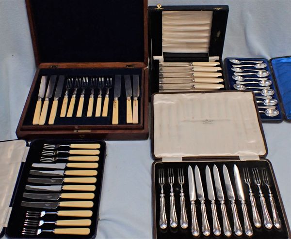 A COLLECTION OF CASED SILVER PLATED CUTLERY