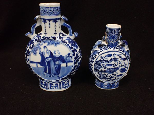 A CHINESE MOONFLASK, IN UNDERGLAZE BLUE