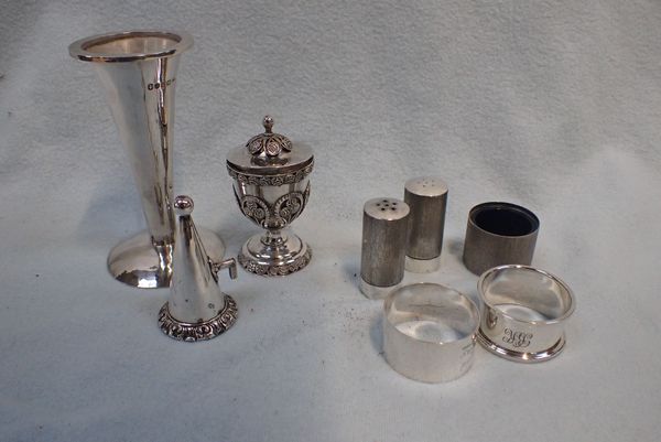 A COLLECTION OF SMALL SILVER AND OTHER ITEMS