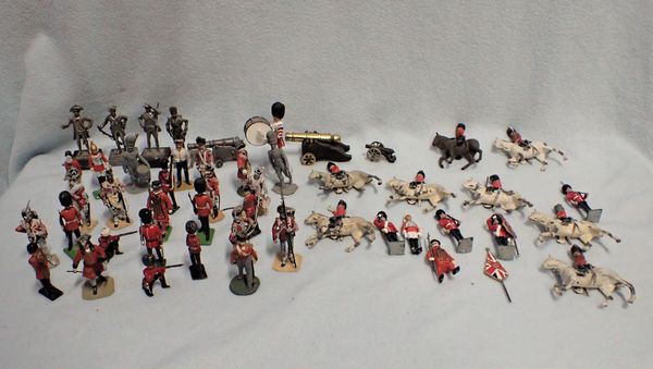 COLLECTION OF MILITARY LEAD FIGURES