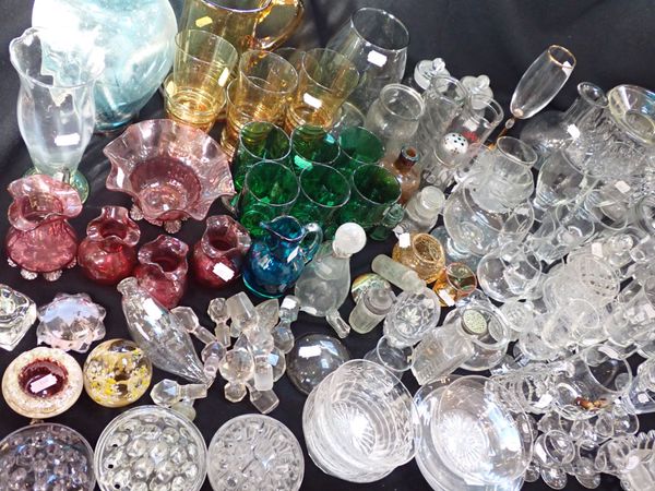 A COLLECTION OF GLASSWARE