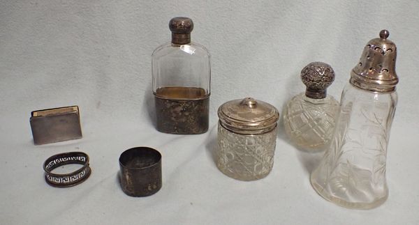 A SILVER MOUNTED HIP FLASK AND OTHER SIMILAR ITEMS