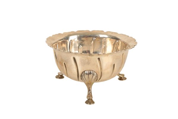 A 19TH CENTURY SILVER SUGAR BOWL