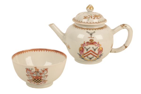 A CHINESE EXPORT ARMORIAL TEAPOT