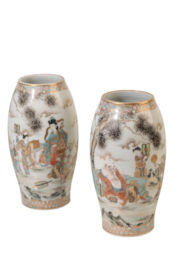 A PAIR OF JAPANESE "KUTANI" VASES,