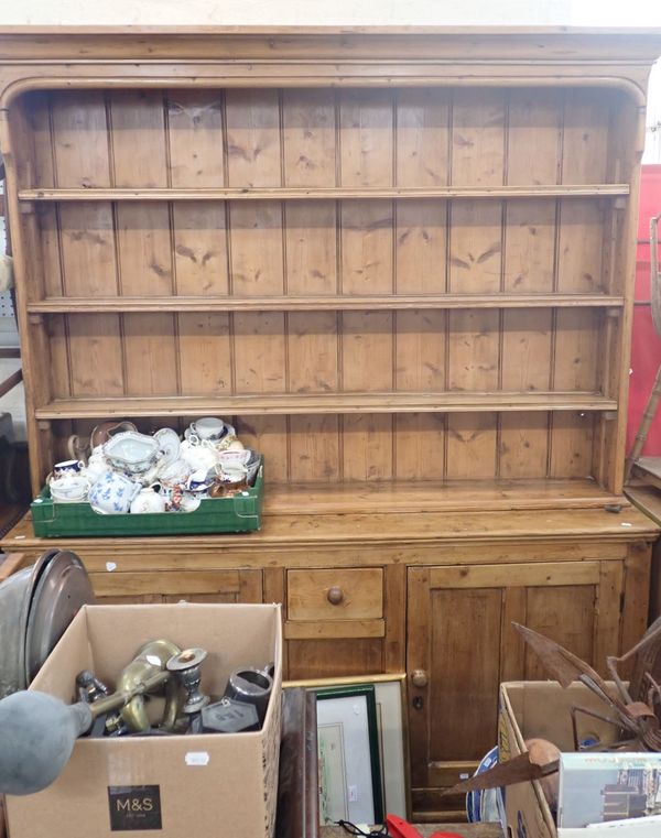 A VICTORIAN COUNTRY DRESSER
