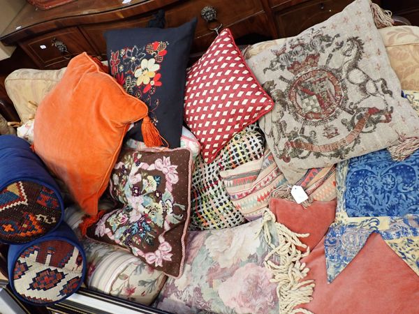 A COLLECTION OF SCATTER CUSHIONS