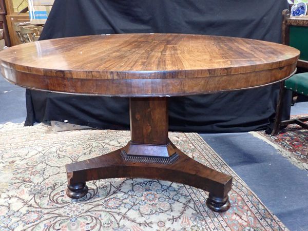 A WILLIAM IV ROSEWOOD BREAKFAST TABLE