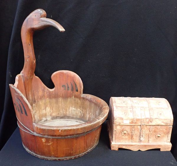 A CHINESE WOODEN BASIN IN FORM OF A CRANE