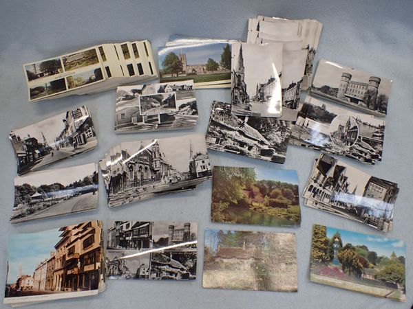 A LARGE QUANTITY OF VINTAGE DORCHESTER, DORSET POSTCARDS