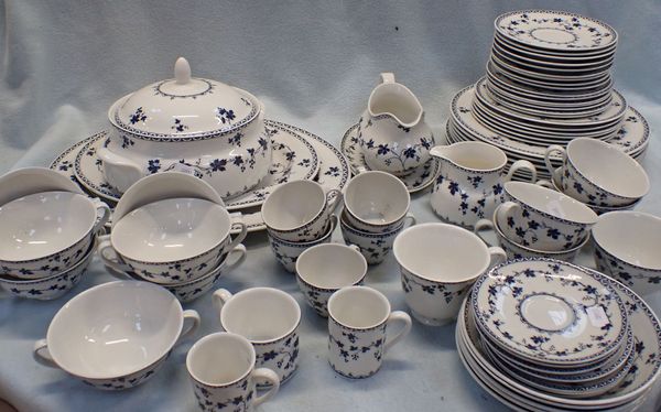 A ROYAL DOULTON 'YORKTOWN' DINNER SERVICE