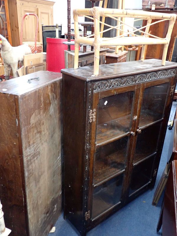 AN EARLY 20th CENTURY DISPLAY CABINET