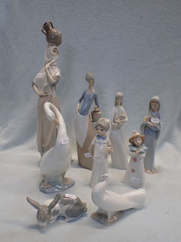 A COLLECTION OF LLADRO FIGURES  AND SIMILAR