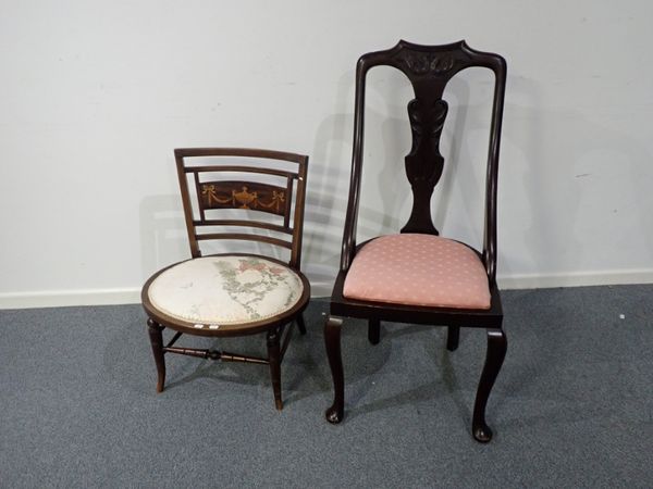 AN EDWARDIAN MAHOGANY AND MARQUETRY SIDE CHAIR