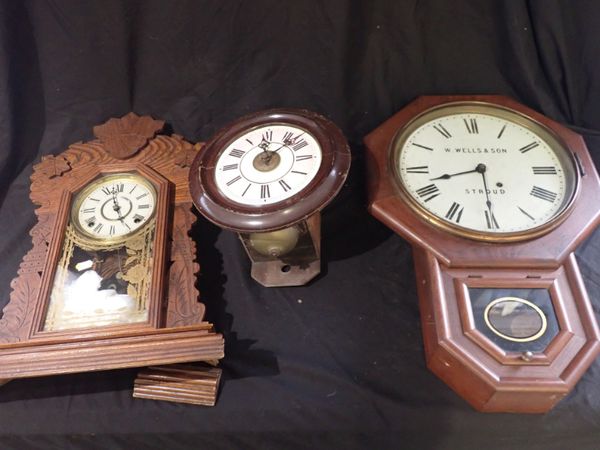 AN AMERICAN MAHOGANY CASED WALL CLOCK,