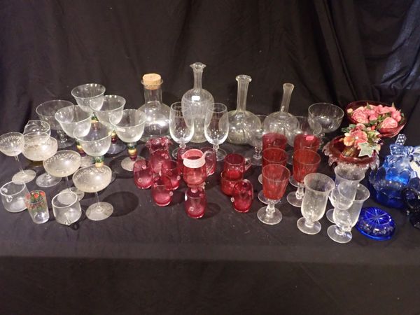 A COLLECTION OF GLASSWARE