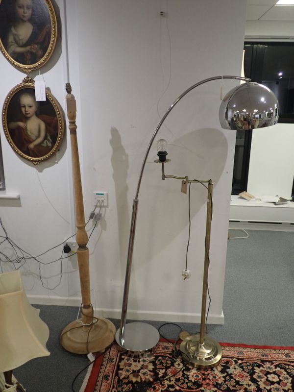 A MID-CENTURY DESIGN STANDARD LAMP