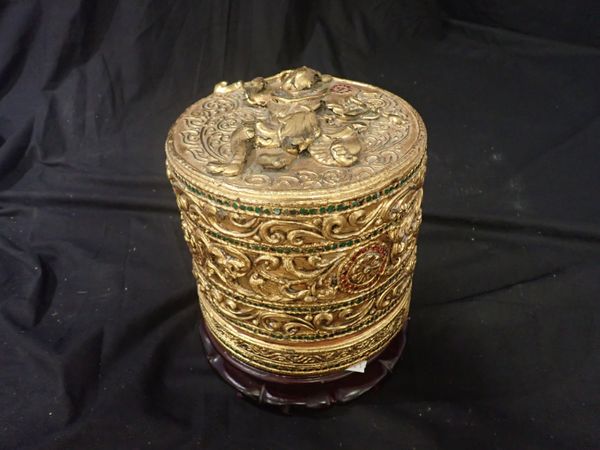 A BURMESE GILT AND LACQUER BOX