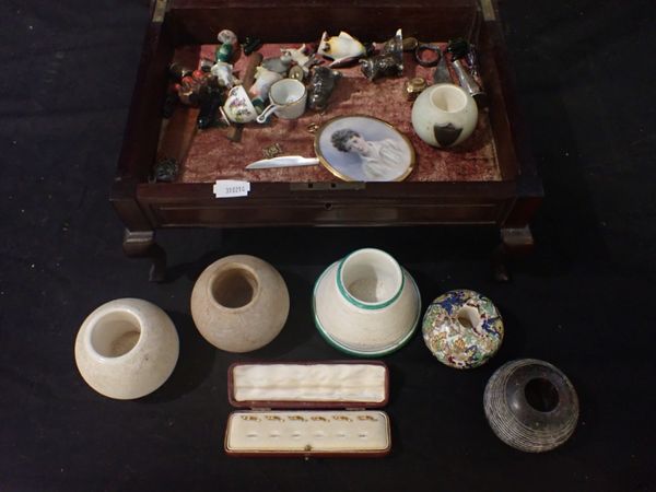 A TABLE DISPLAY CASE