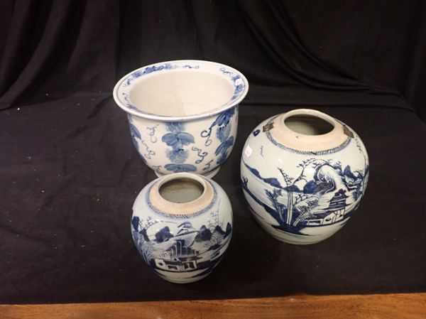 A CHINESE BLUE AND WHITE GINGER JAR