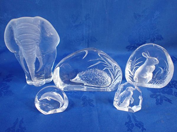 MATS JONASSON, SWEDEN; A GLASS HEDGEHOG SCULPTURE, AN ELEPHANT