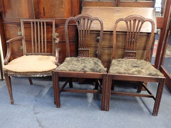 A PAIR OF GEORGE III MAHOGANY DINING CHAIRS