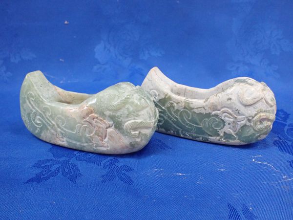 A PAIR OF CHINESE CARVED 'JADE' STONE BRUSH WASHERS