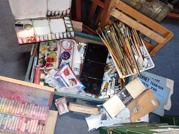 A COLLECTION OF ARTIST'S MATERIALS