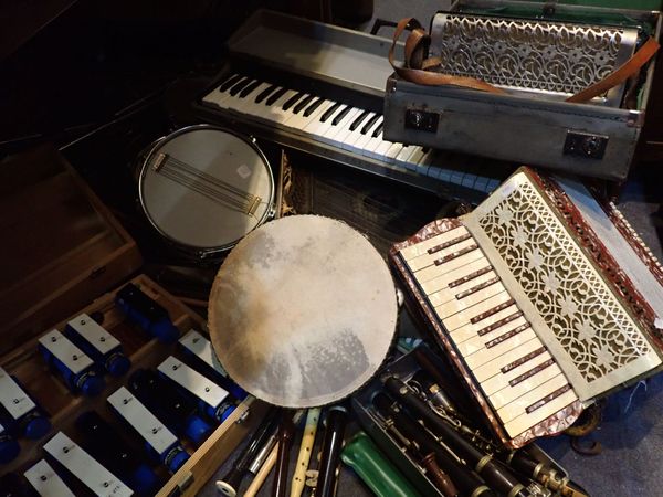 AN 'ANGLO-AMERICAN' ZITHER, DRUMS, ACCORDIONS