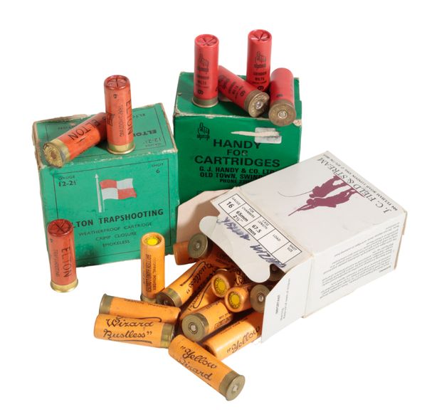 J.C. FIELD & STREAM, LONDON: A BOX OF 25  16 BORE PAPER CARTRIDGES