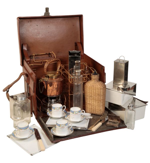 AN EDWARDIAN FOUR PERSON PICNIC SET