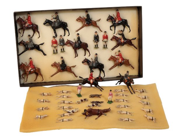 A BRITAINS PAINTED LEAD HUNTING SET