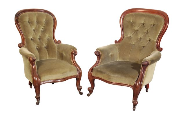 A NEAR PAIR OF VICTORIAN MAHOGANY SPOONBACK ARMCHAIRS