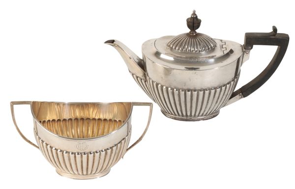 A 20TH CENTURY MATCHED SILVER TEAPOT AND SUGAR BOWL