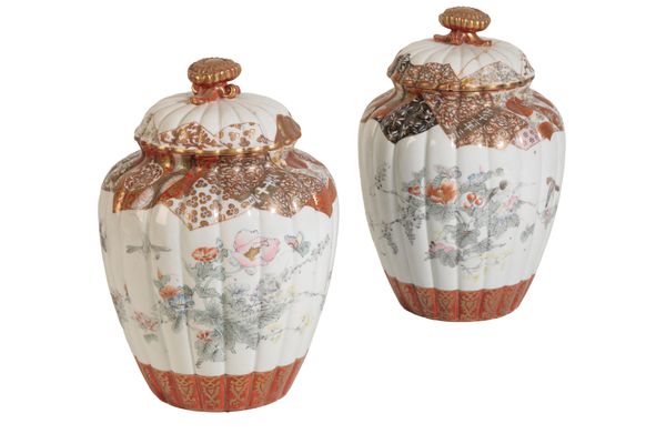 A PAIR OF JAPANESE SATSUMA VASE AND COVERS