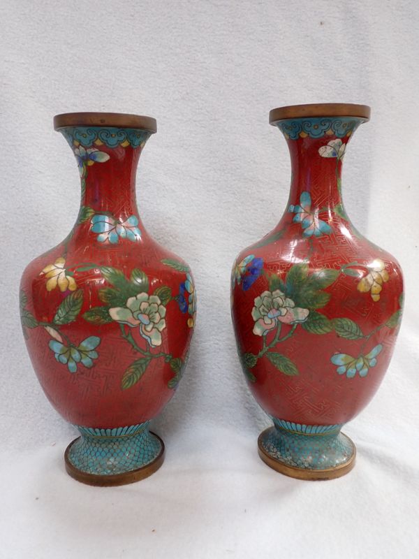 A PAIR OF CLOISONNE VASES