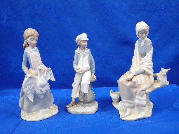 TWO LLADRO FIGURINES